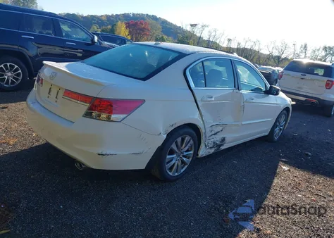 2011 Honda Accord 2.4 Ex-L z USA, uszkodzony, nr VIN 1HGCP2F89BA027746